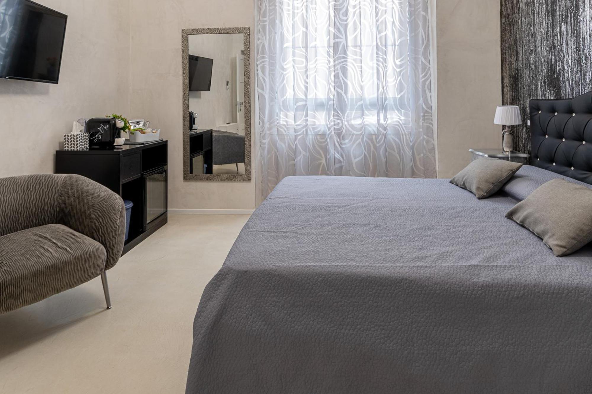 Flower Rooms Cagliari Exterior photo